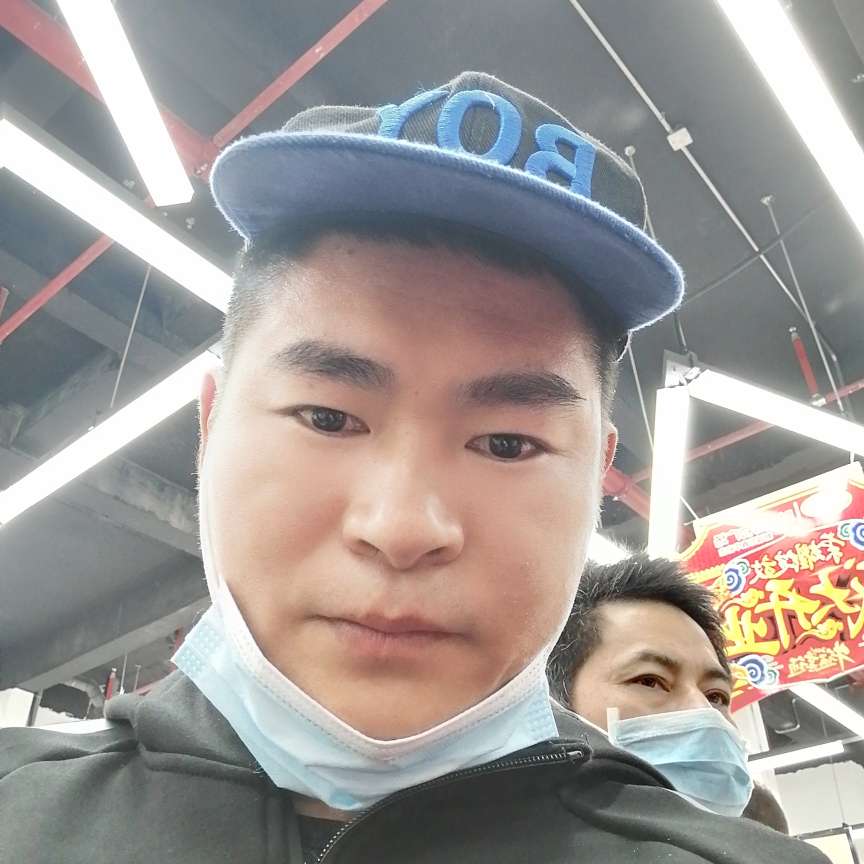 面包浅吻端庄的照片