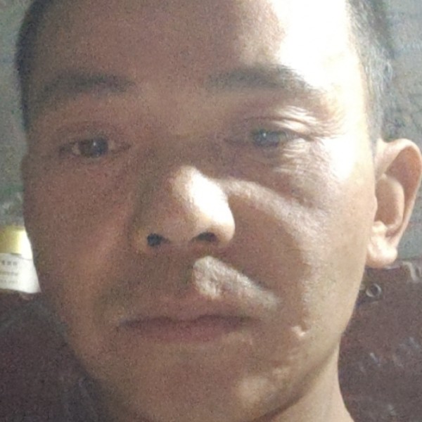 尘宵闻妩媚的照片