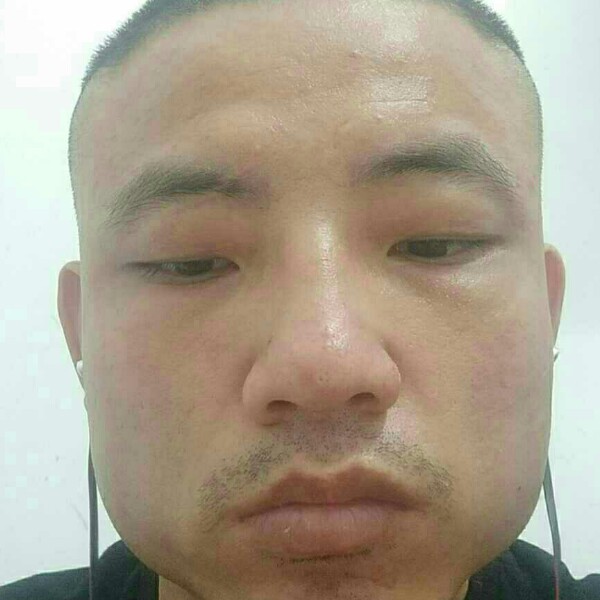 河马爱恋大方的照片