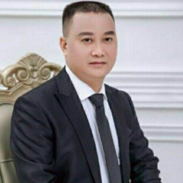 成人达己厚德载物的照片