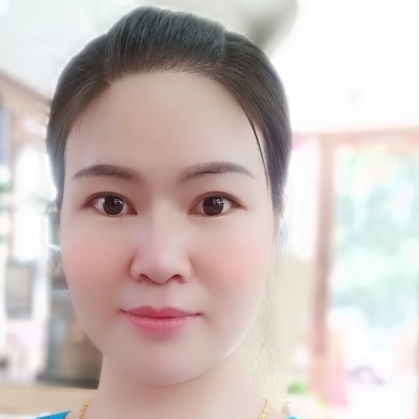 结实拿山水的照片