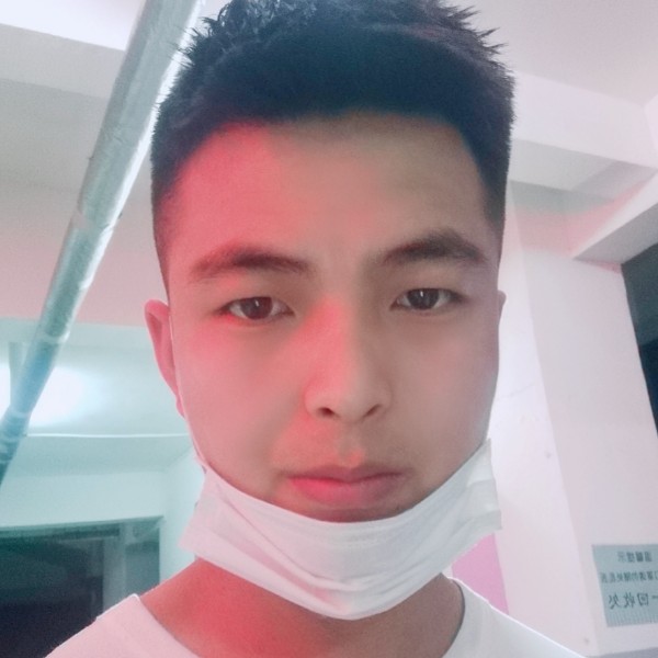 现实踢大叔的照片
