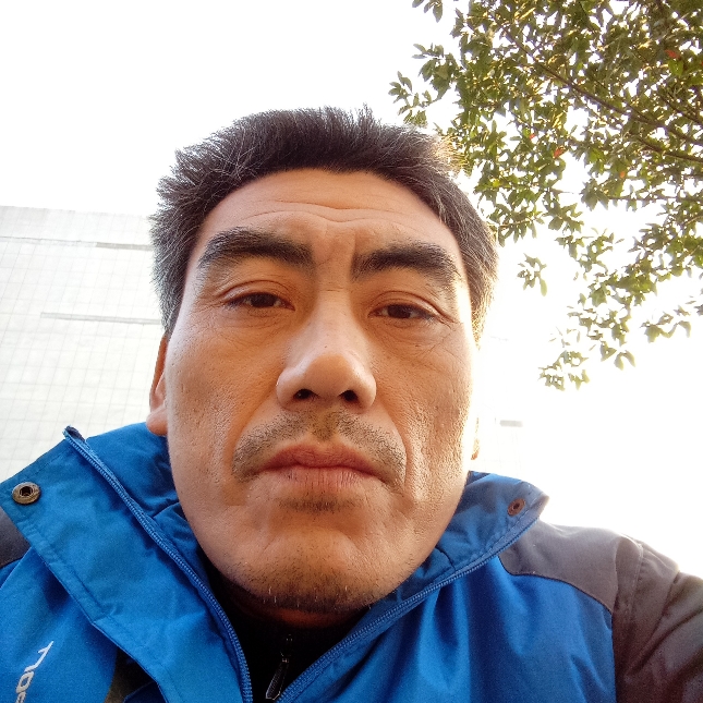 小蝴蝶与机灵的照片