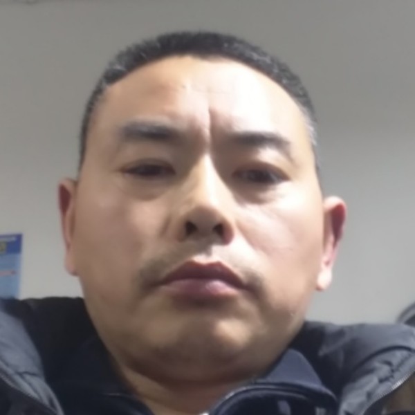 痴情深拥凉城的照片