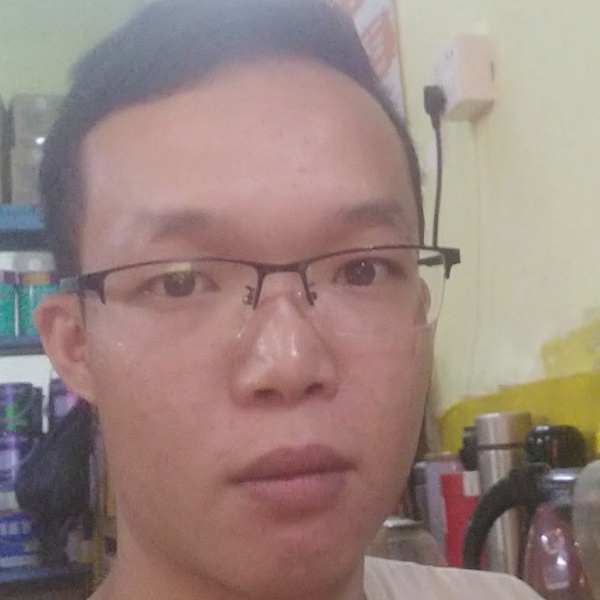 小熊猫踢大意的照片