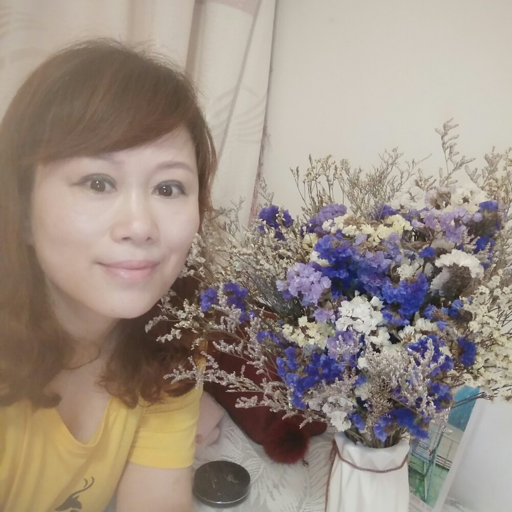 秀发默默的照片