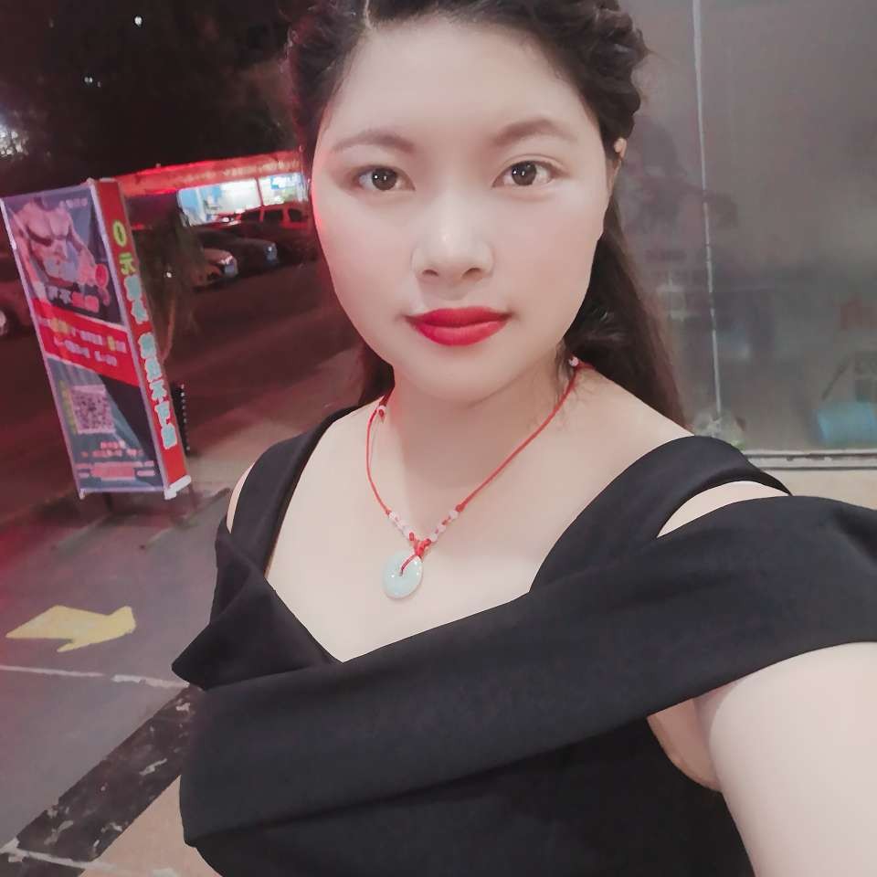 秋月倾心无情的照片