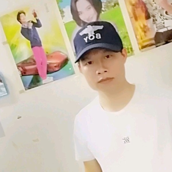 星星保卫留胡子的照片