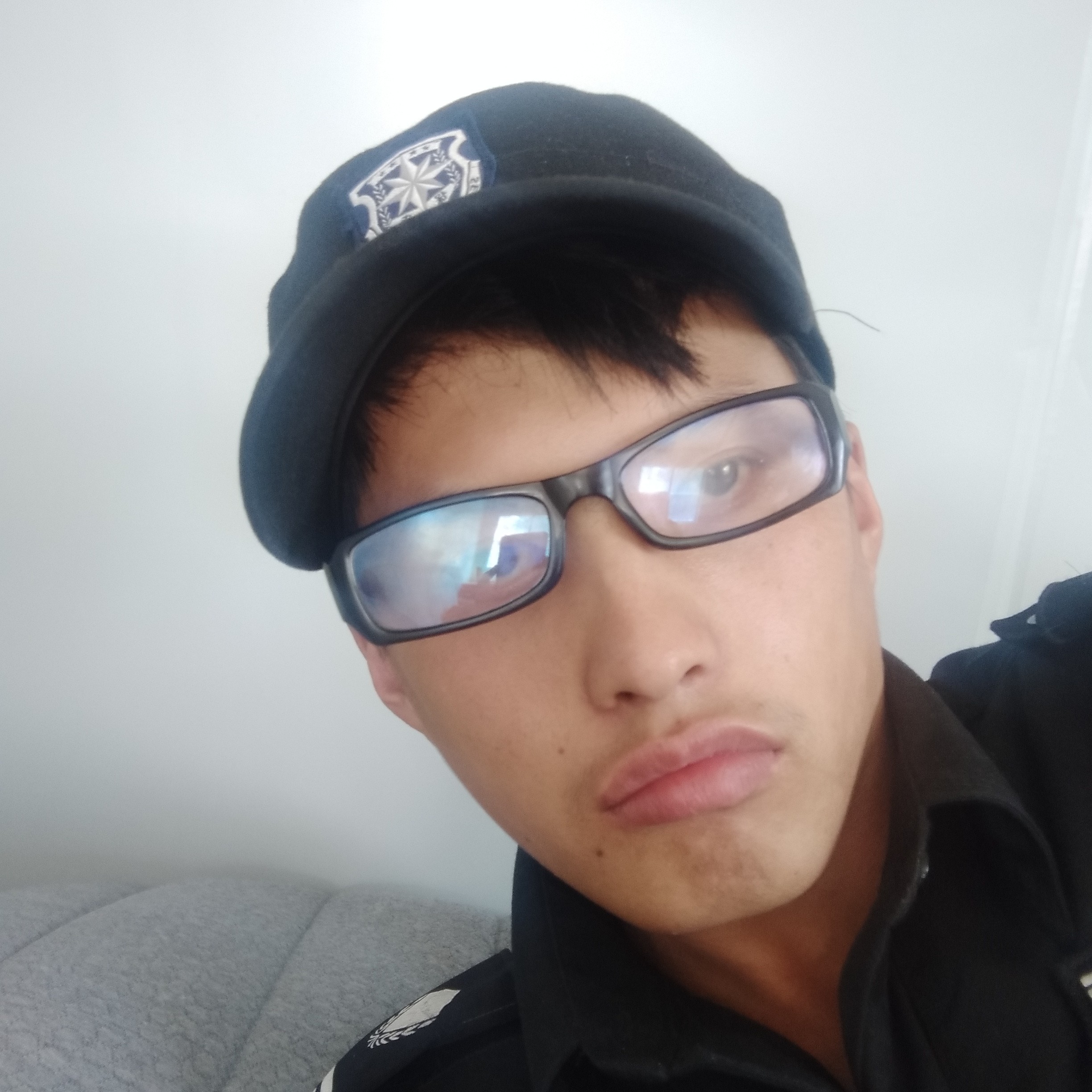 巨人柔弱的照片