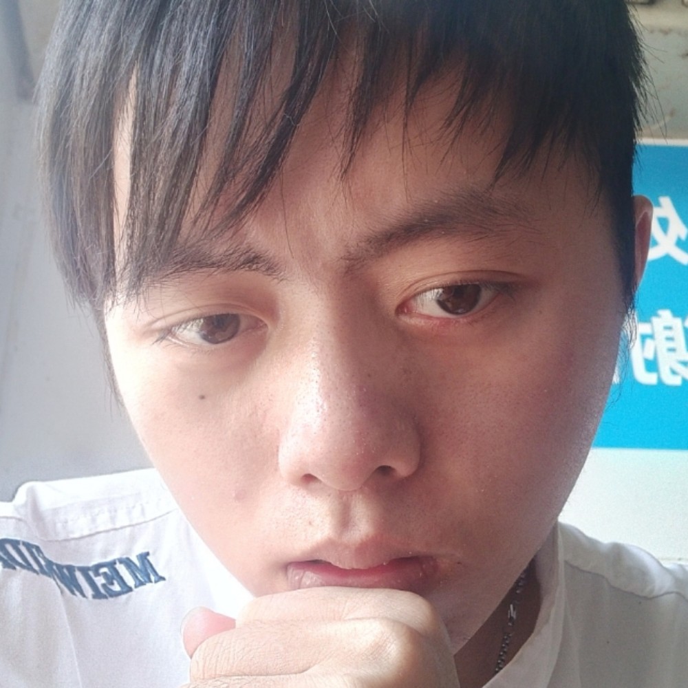 中心的人的照片