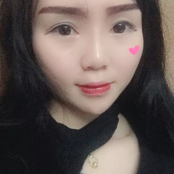 彭依乔的照片