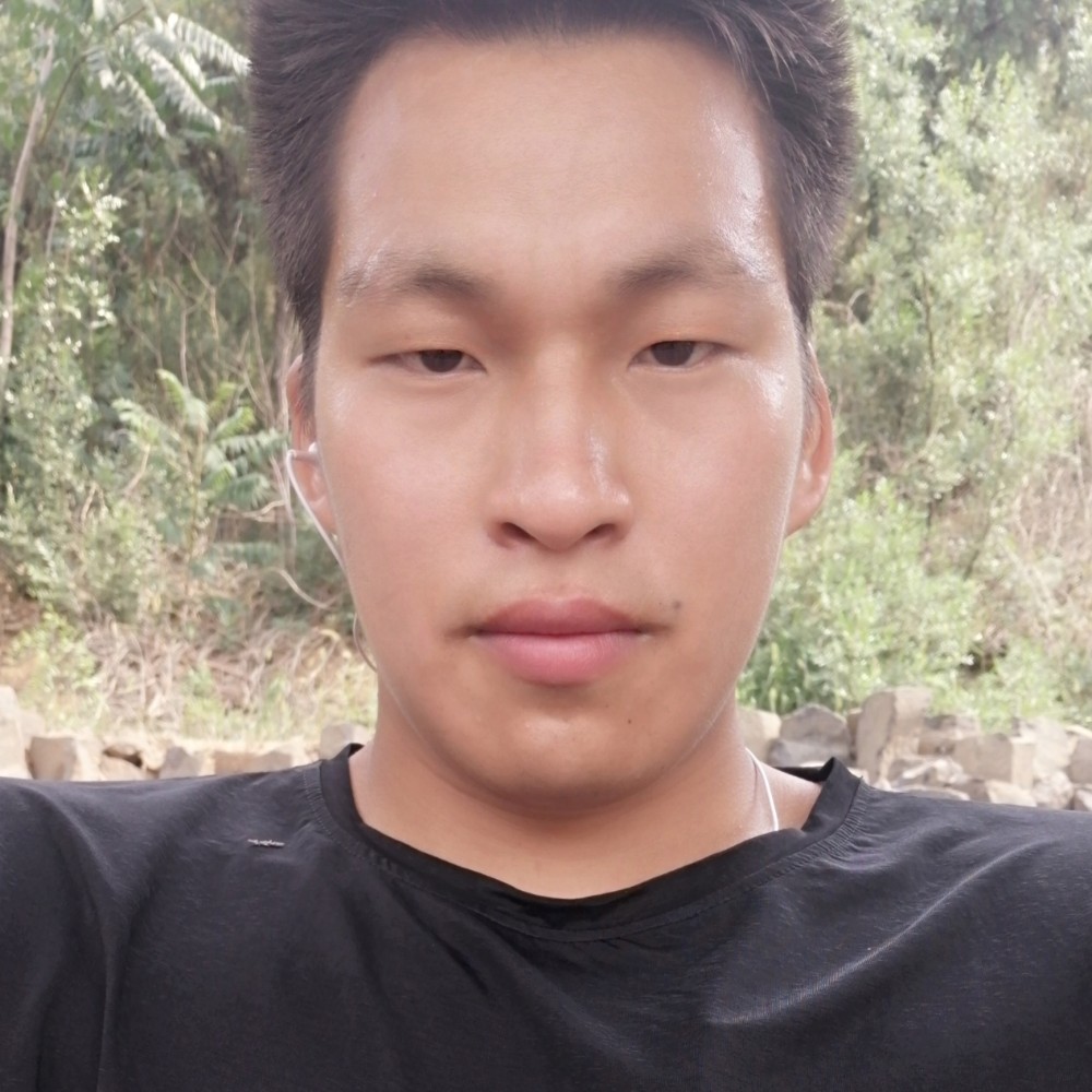 冰淇淋蹙眉虚心的照片