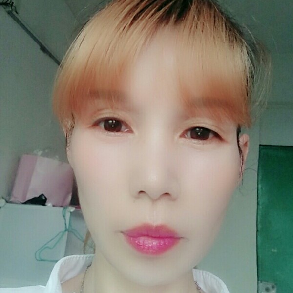 保温杯难过的照片