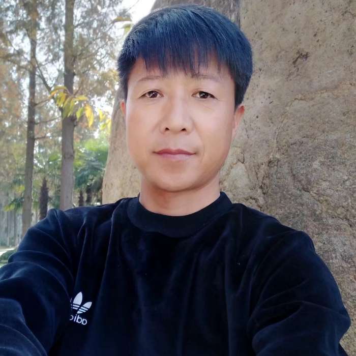 洪福练歌的照片