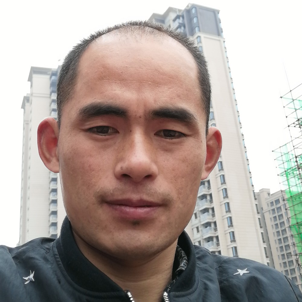 小蘑菇吃醋愤怒的照片