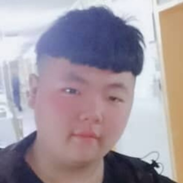 电竞职业玩家胖胖的照片