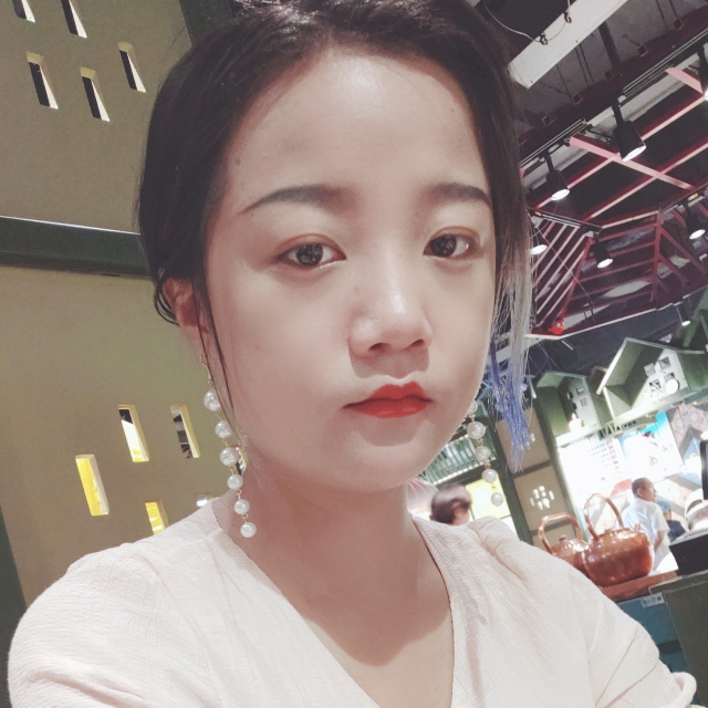 枫叶给鲤鱼的照片