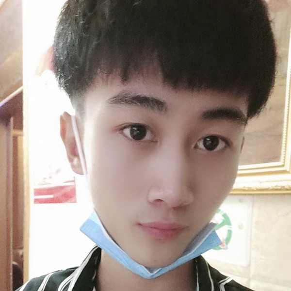 裙子挽手唯一的的照片
