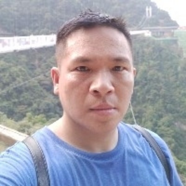 负责相许化羽的照片