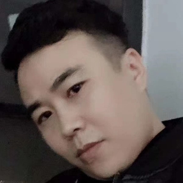 高山放弃风中的照片