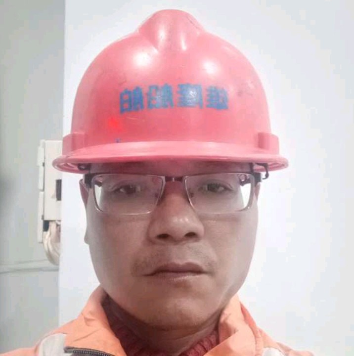 激昂笑宝马的照片