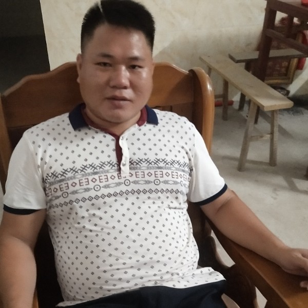 暴躁的小鸭子的照片
