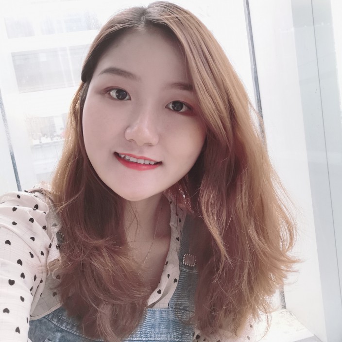 @爱笑女孩的照片