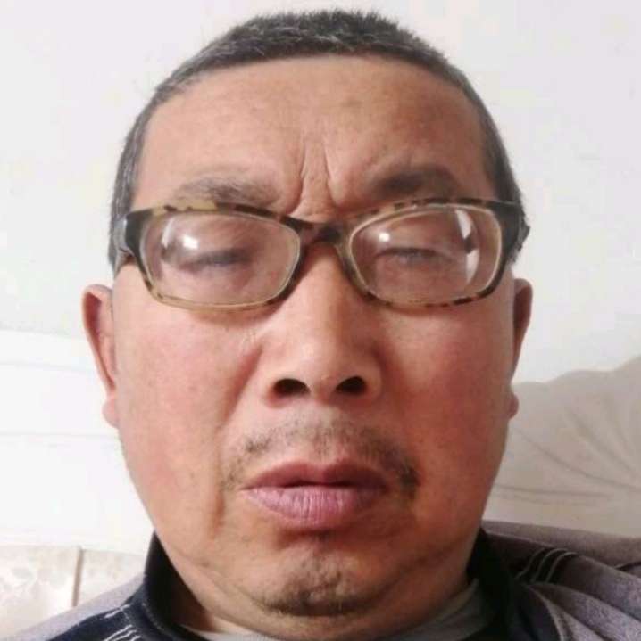时光蹙眉神勇的照片