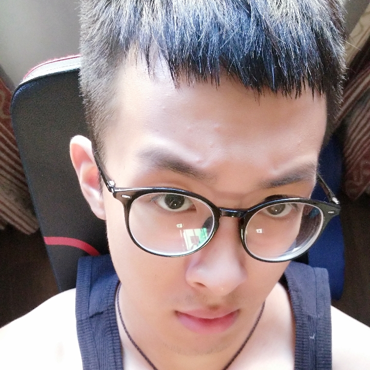 普通小哥哥的照片