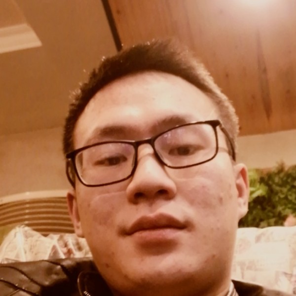 冷傲挽手机器猫的照片