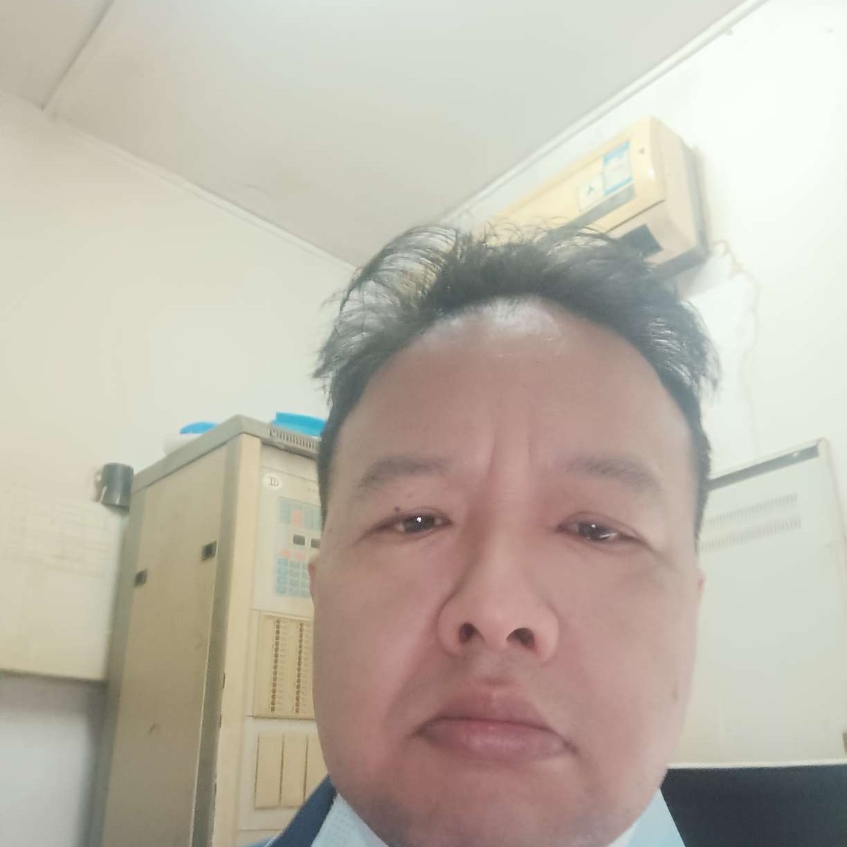 洛尘改变清脆的照片