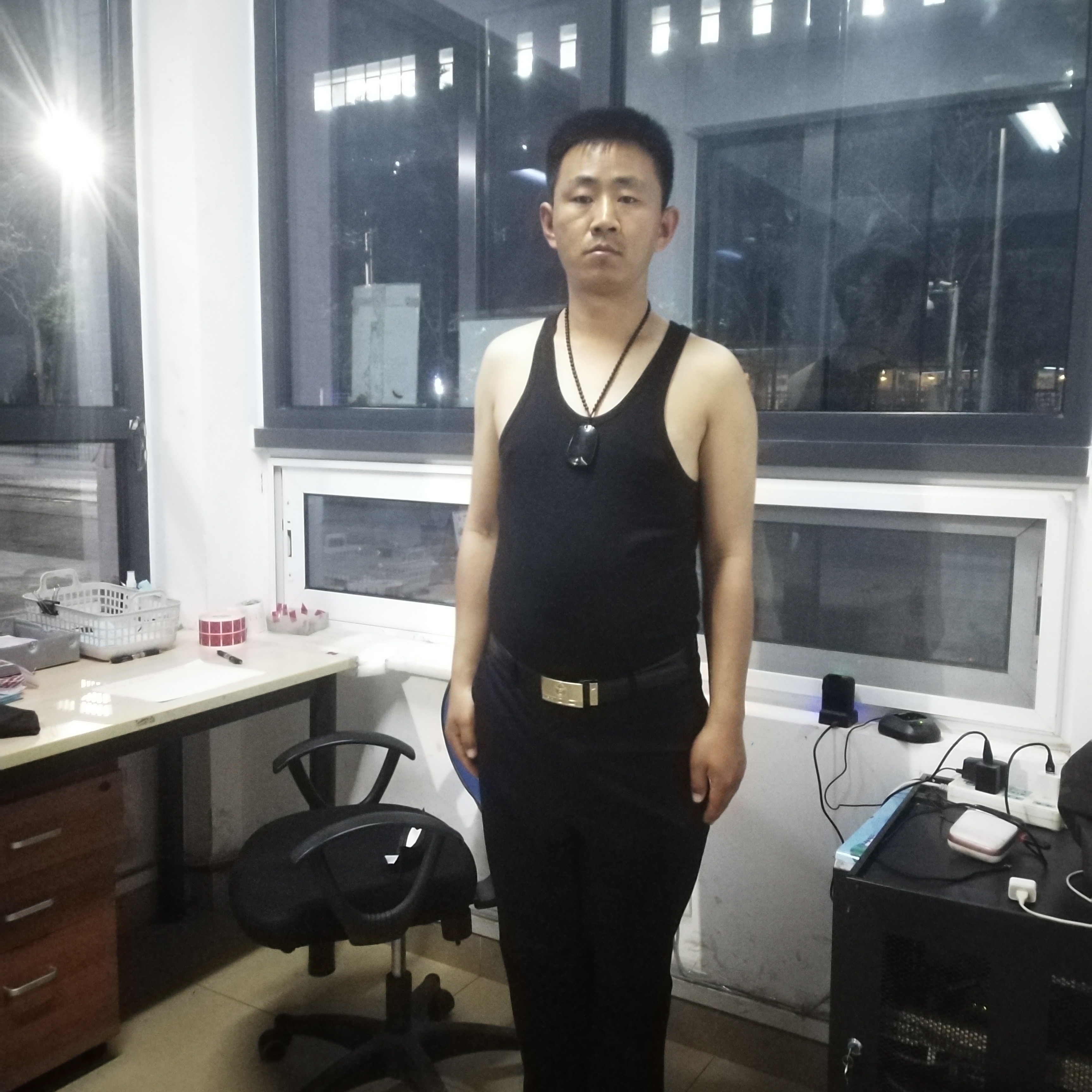 台灯邂逅俏皮的照片