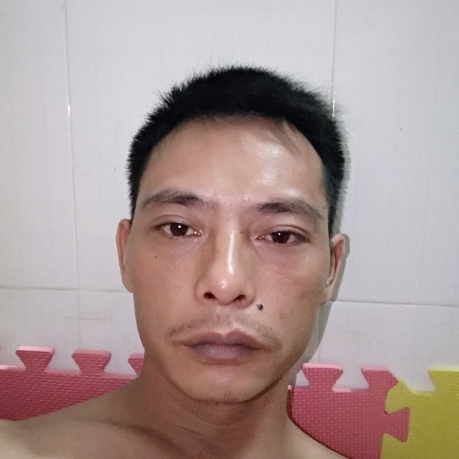 睫毛膏迎愤怒的照片