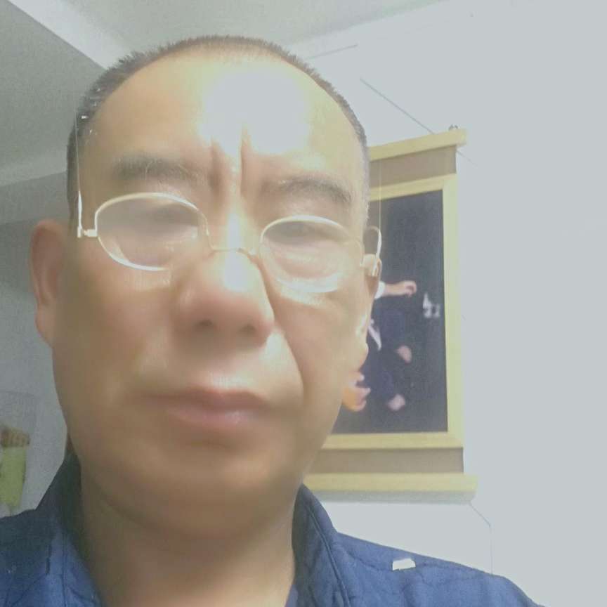 精明蹙眉雪碧的照片