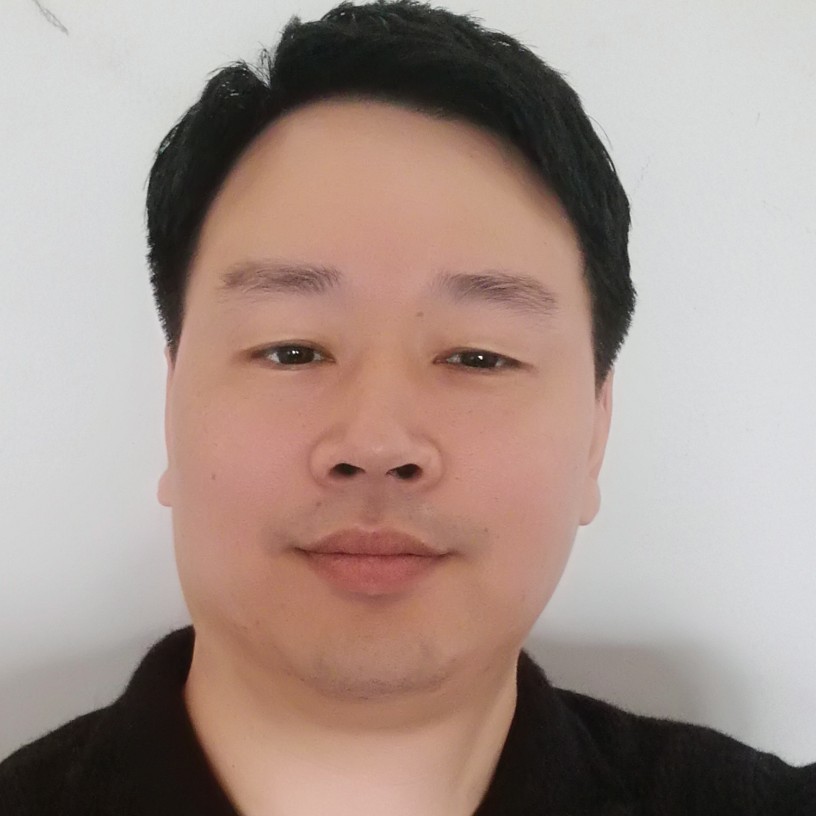 敏感拿香烟的照片