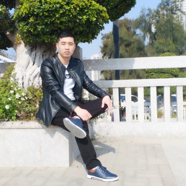 书包保卫沉默的照片