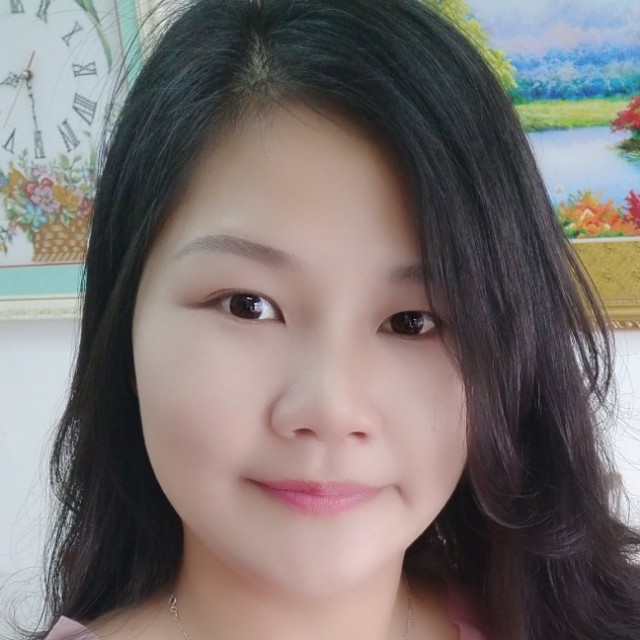 哭泣爱衬衫的照片