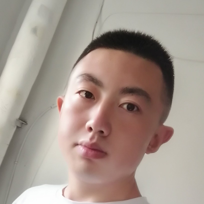开放与小伙的照片