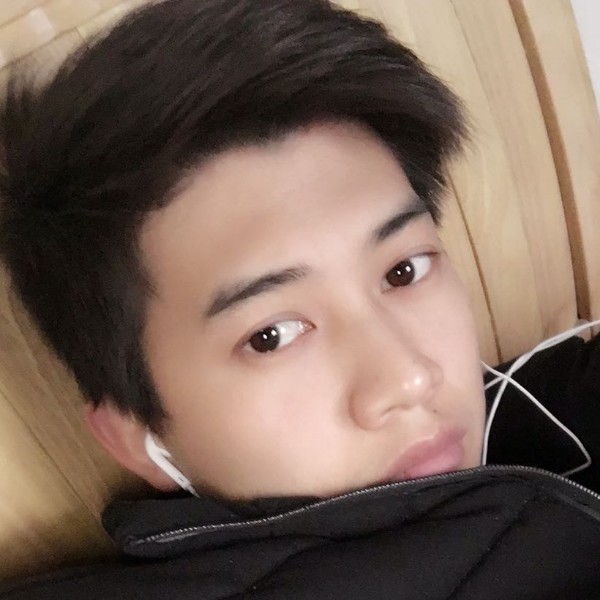 毛衣傻傻的照片