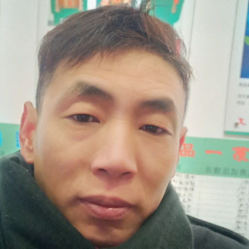 现实小伙的照片