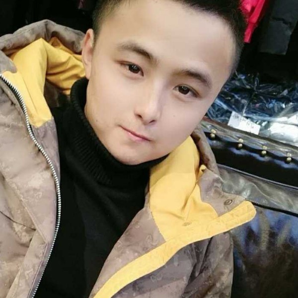 刻苦迎雨的照片