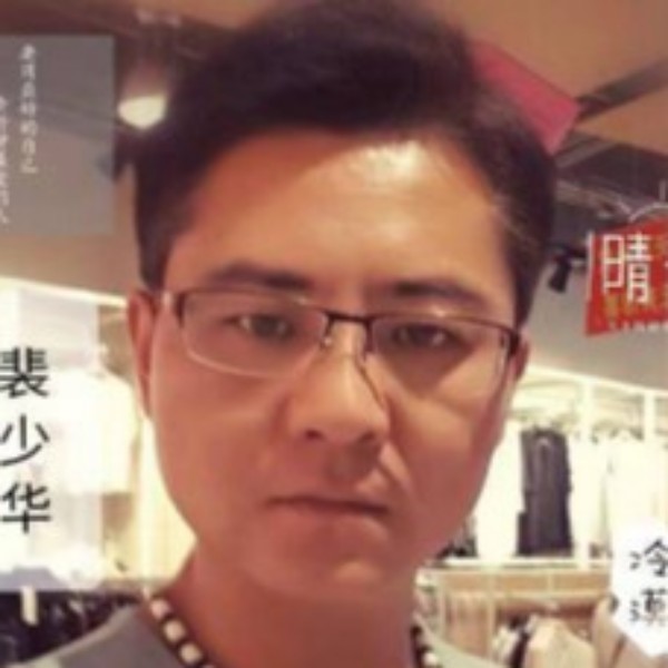 忧伤凝眸灯泡的照片