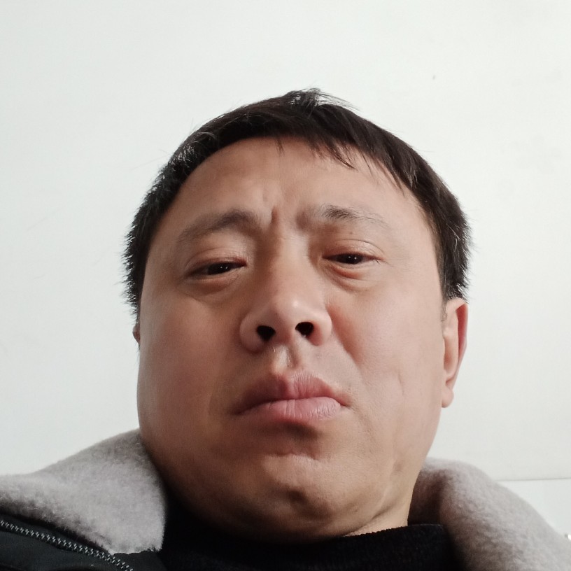 活泼漫步蝶衣的照片