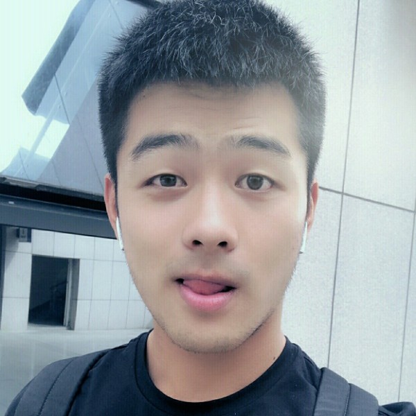 眯眯眼小蝴蝶的照片