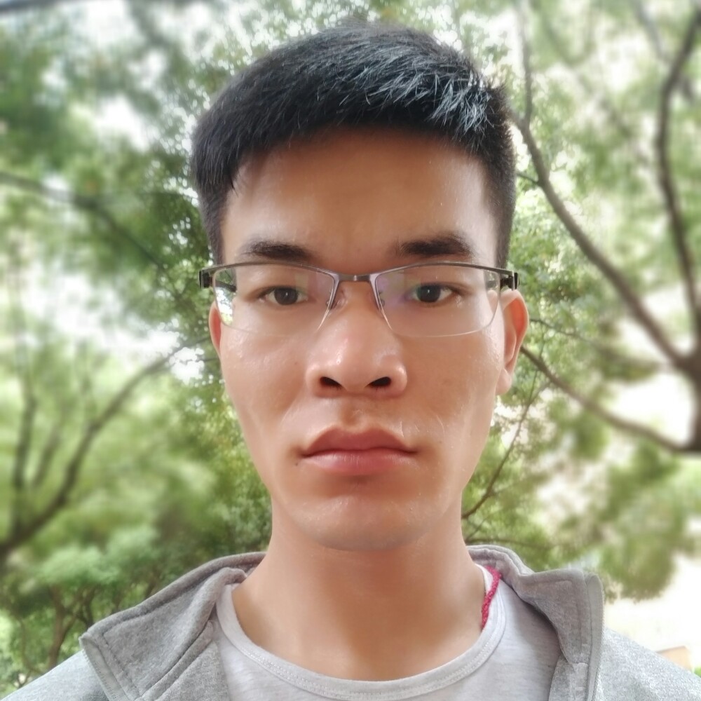 鲤鱼方黑猫的照片