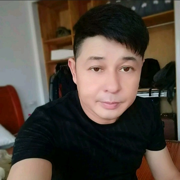 云海翻涌的照片