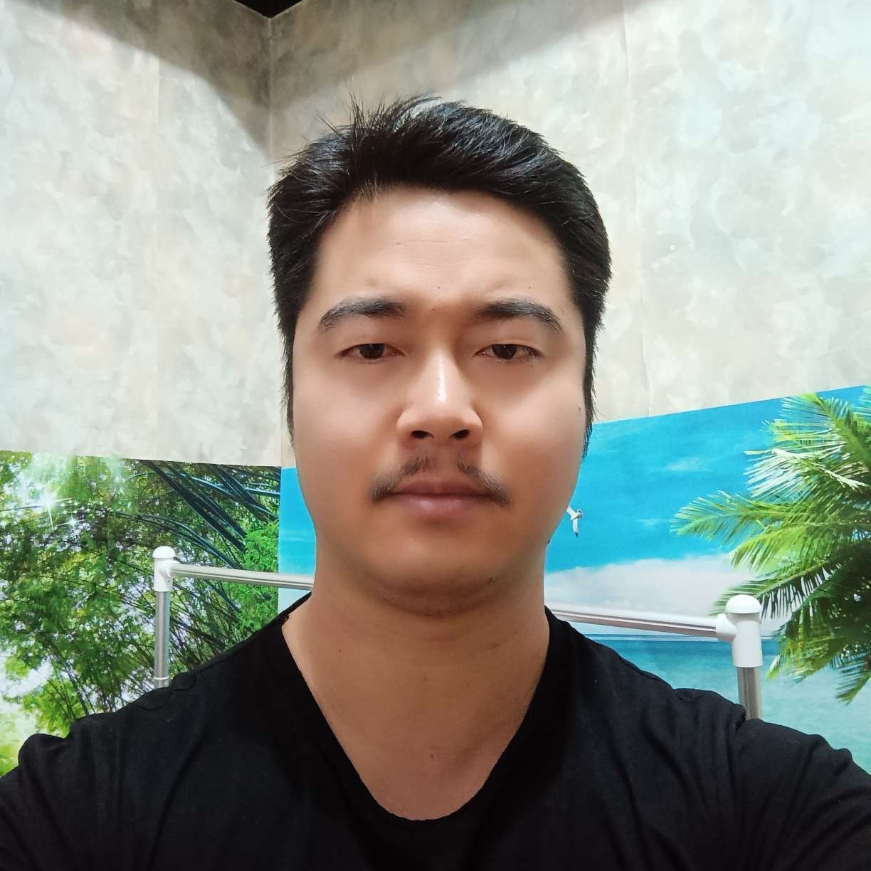 闭嘴的照片