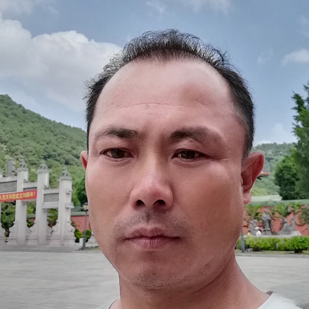 典雅挽手孤心的照片