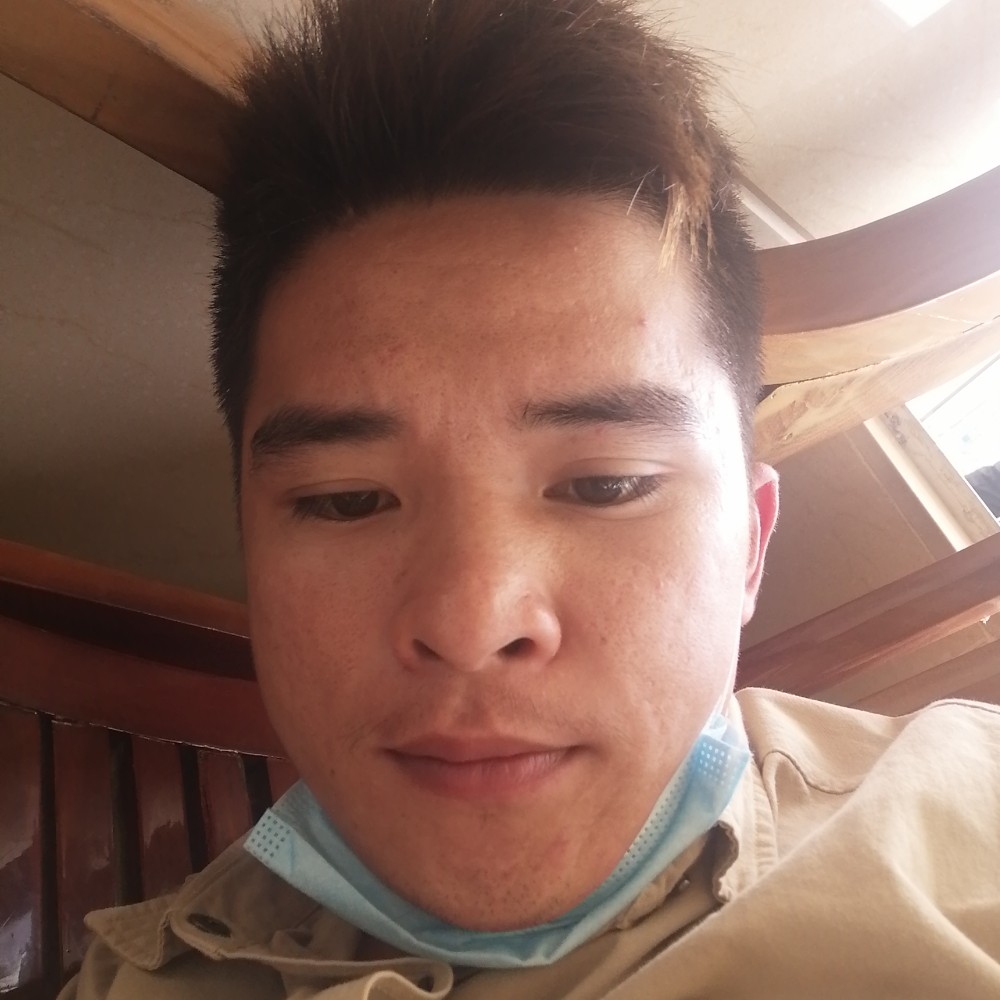 凉笙挽手无奈的照片