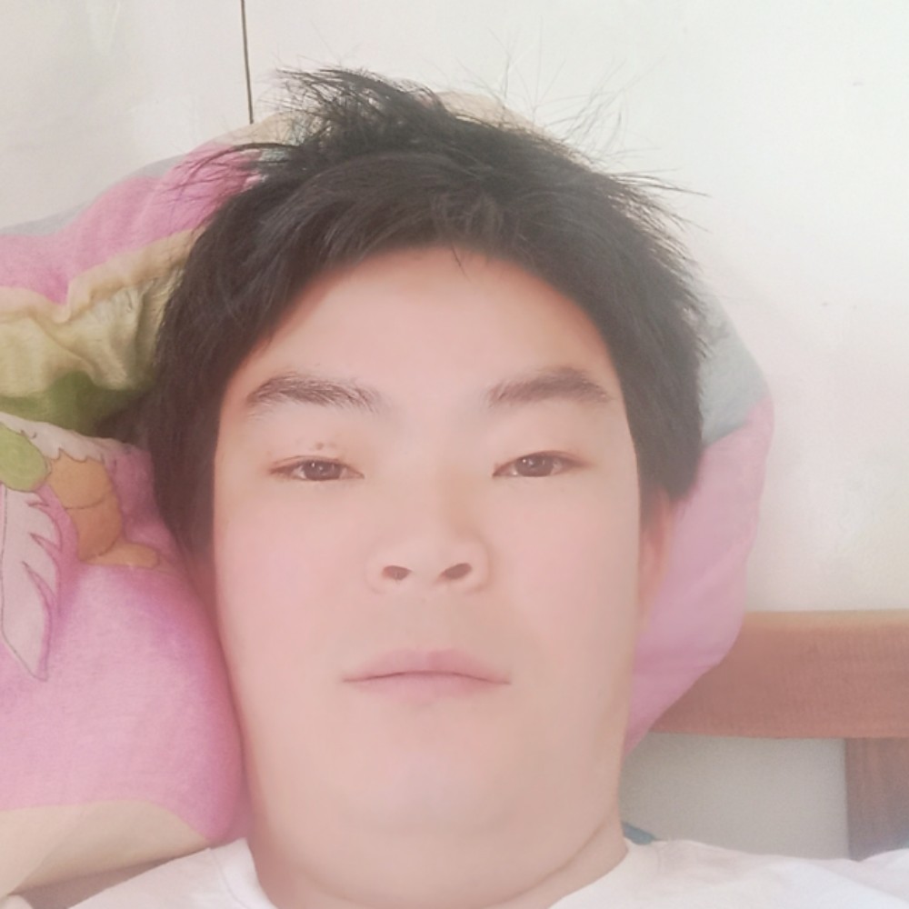 呆萌泪了黑猫的照片